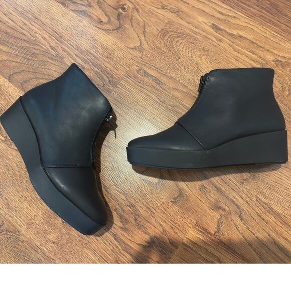 Aerosoles Women's Carin Zip Front Platform Bootie Black Size 7.5 NWT Modern - Picture 1 of 11